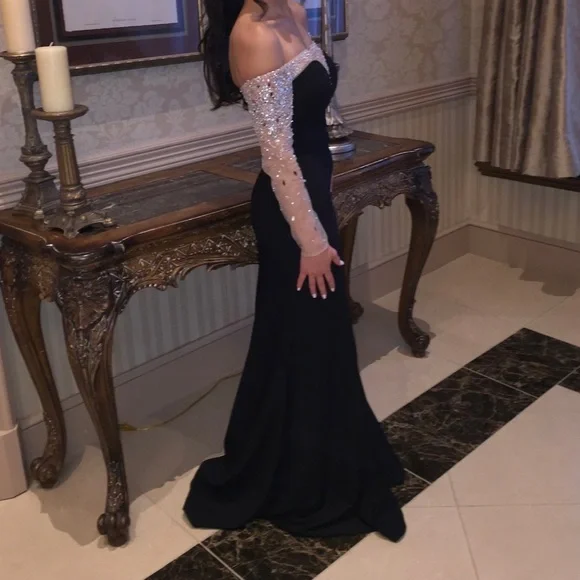 Off the shoulder black/nude with crystal dress | Size: 0-2 | w/ nude sheer shawl - Picture 4 of 9